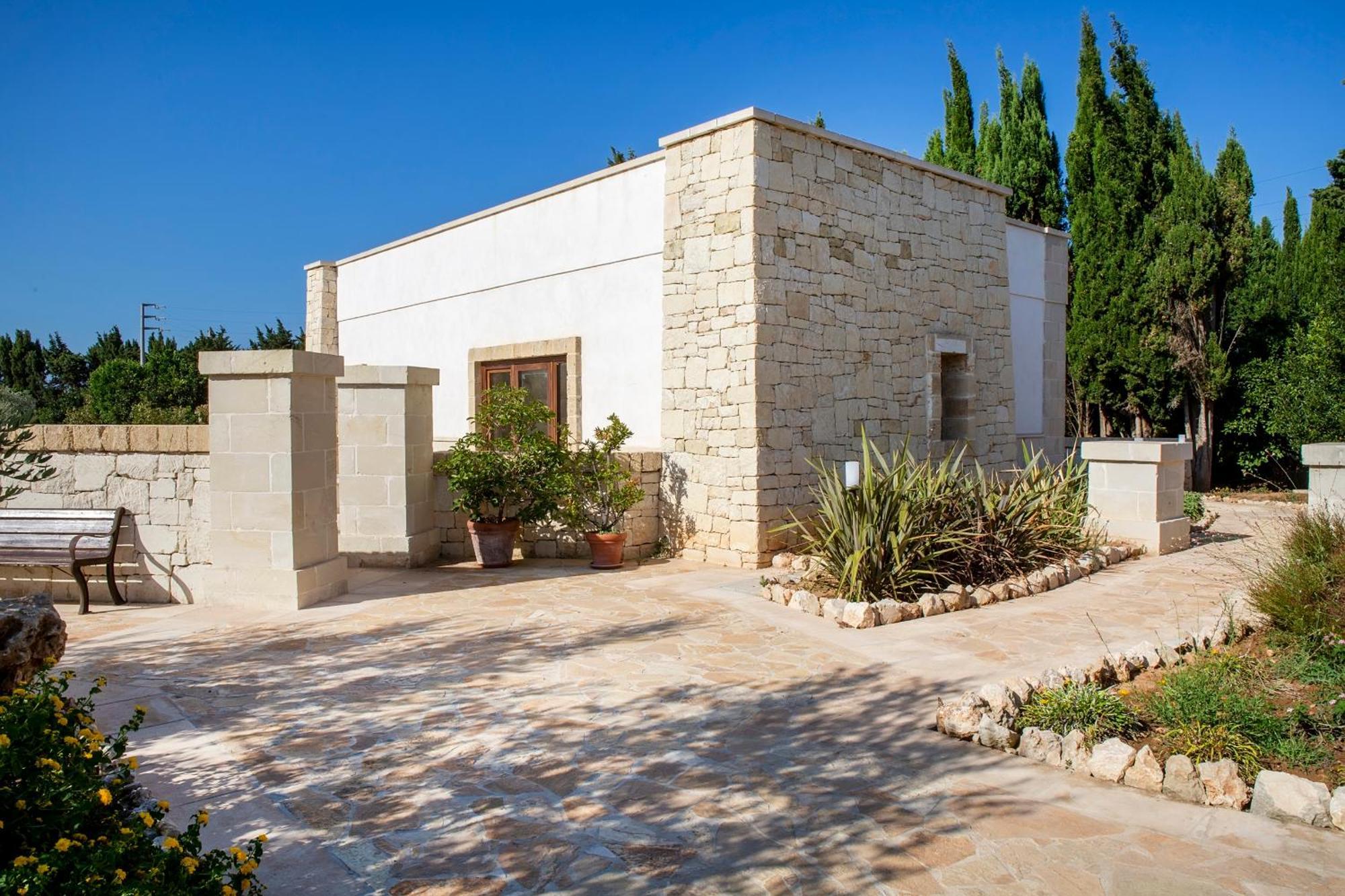 Hotel Masseria L'uliveto Agri 3*