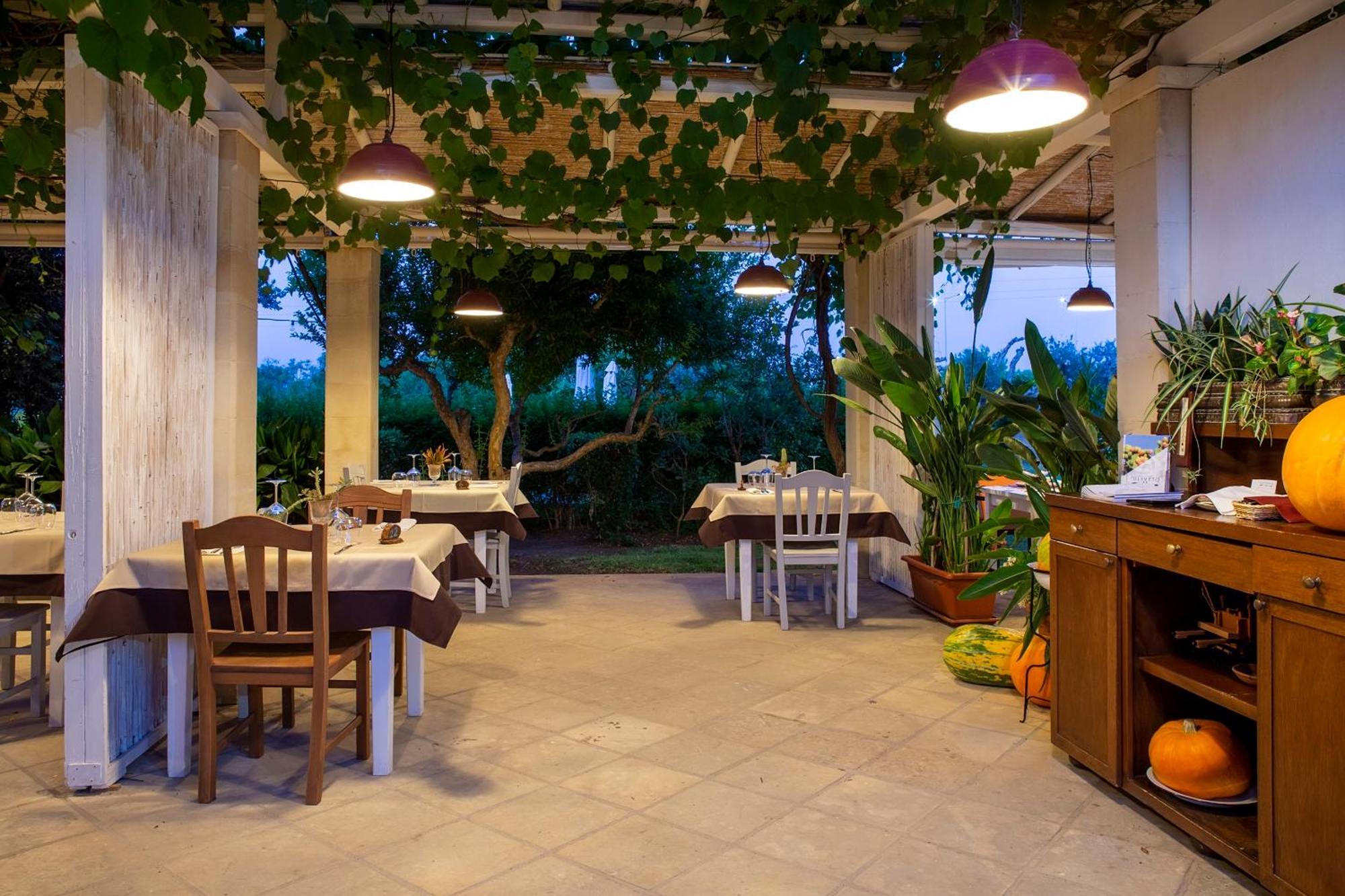 Masseria L'uliveto Agri Hotel 3*